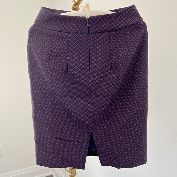 Express Pencil Skirt - Picture 3 of 4